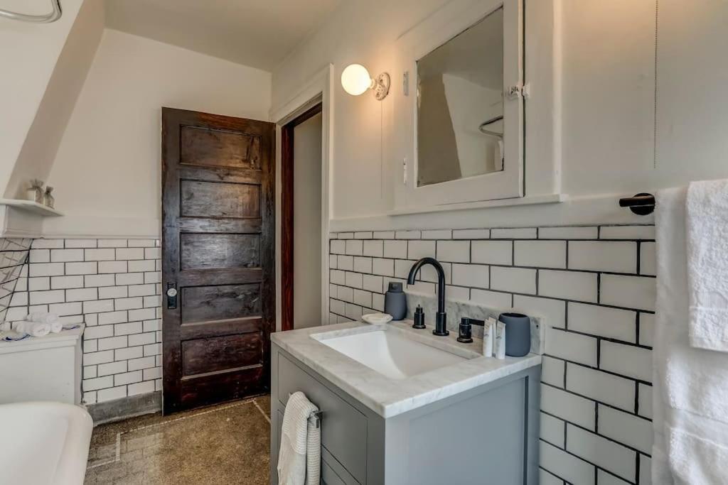 Luxe Mid-Century Styled Historic Townhouse #1 Villa Detroit Eksteriør bilde